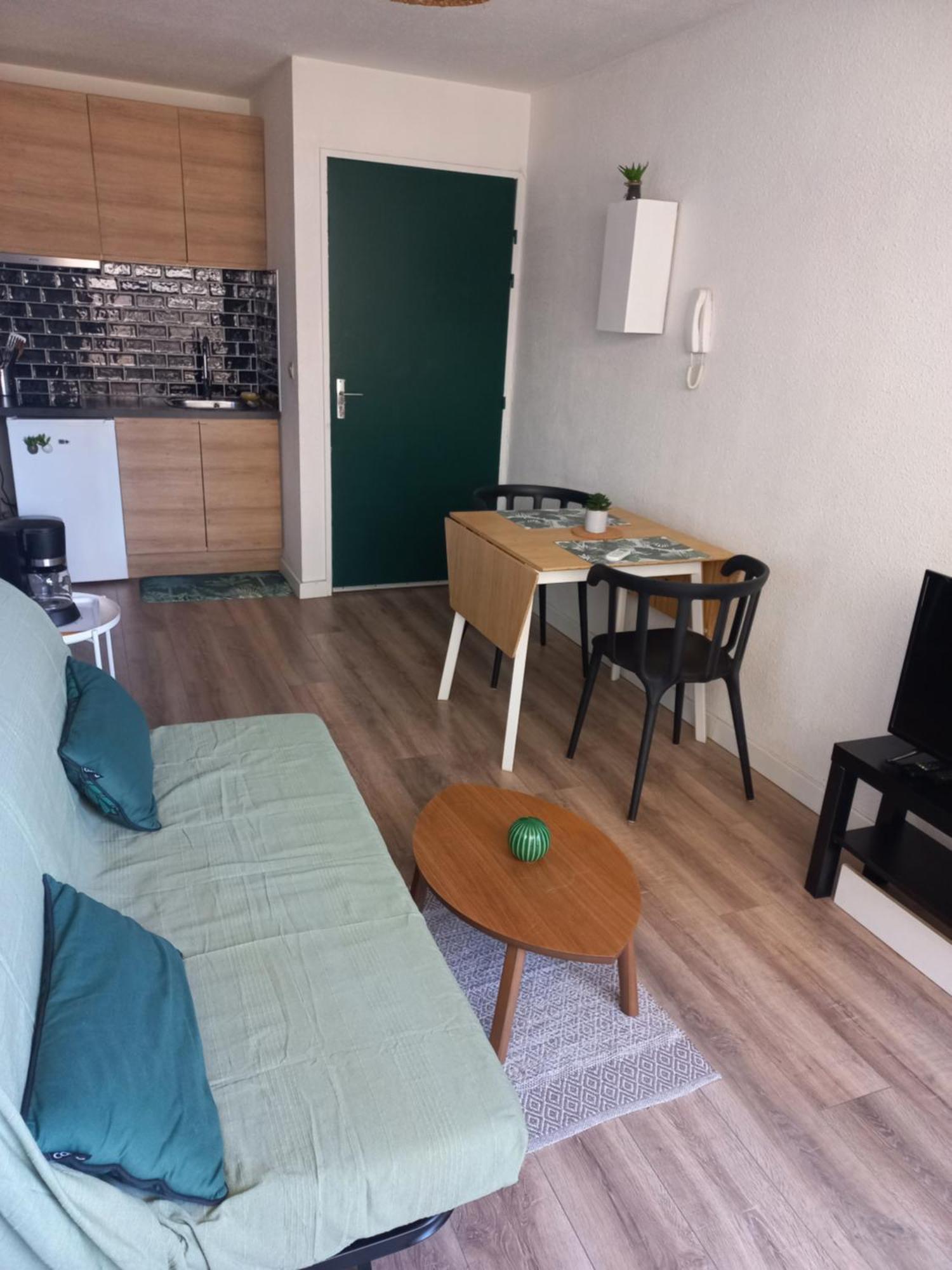 Appartement Bambou Sète Exteriör bild